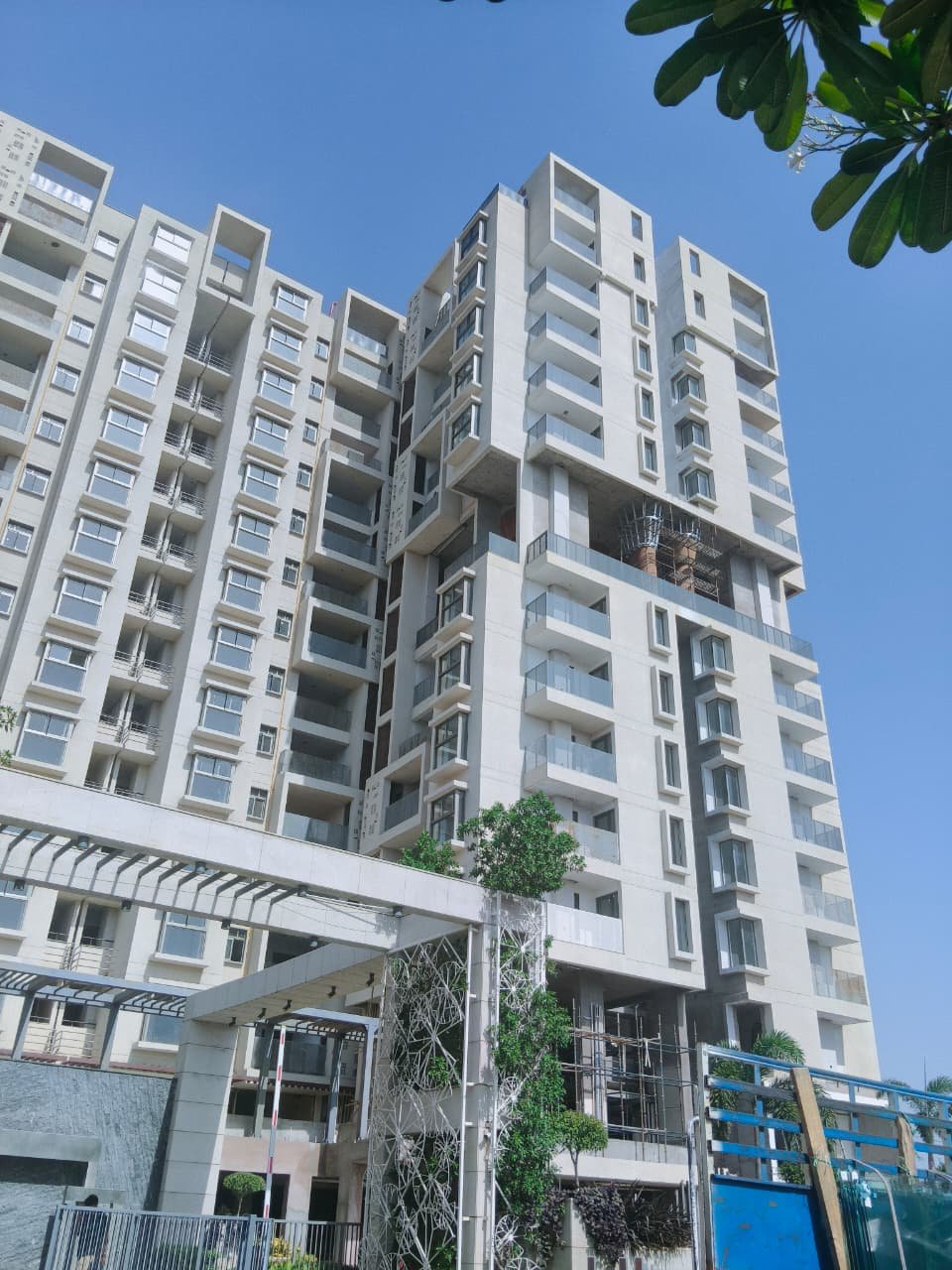 Utpal apartments exterior