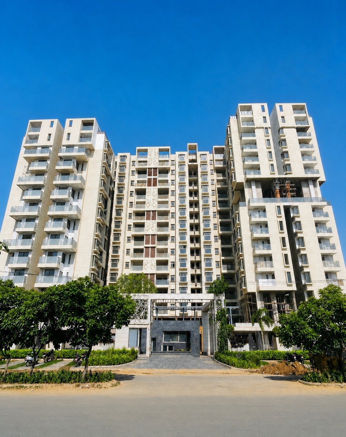 Utpal apartments residential building in Mansarovar